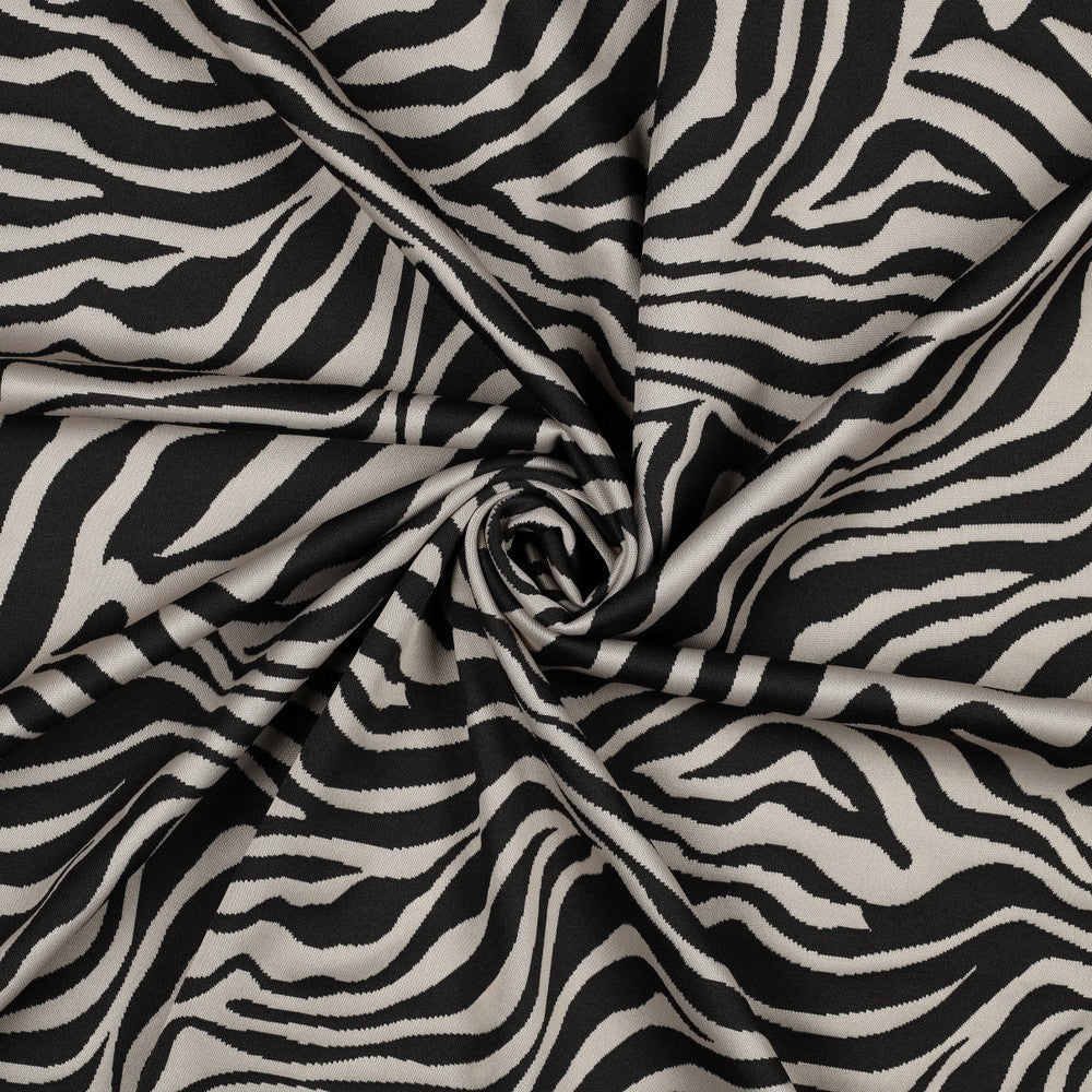 Knitted Jacquard Animalskin Zerbra