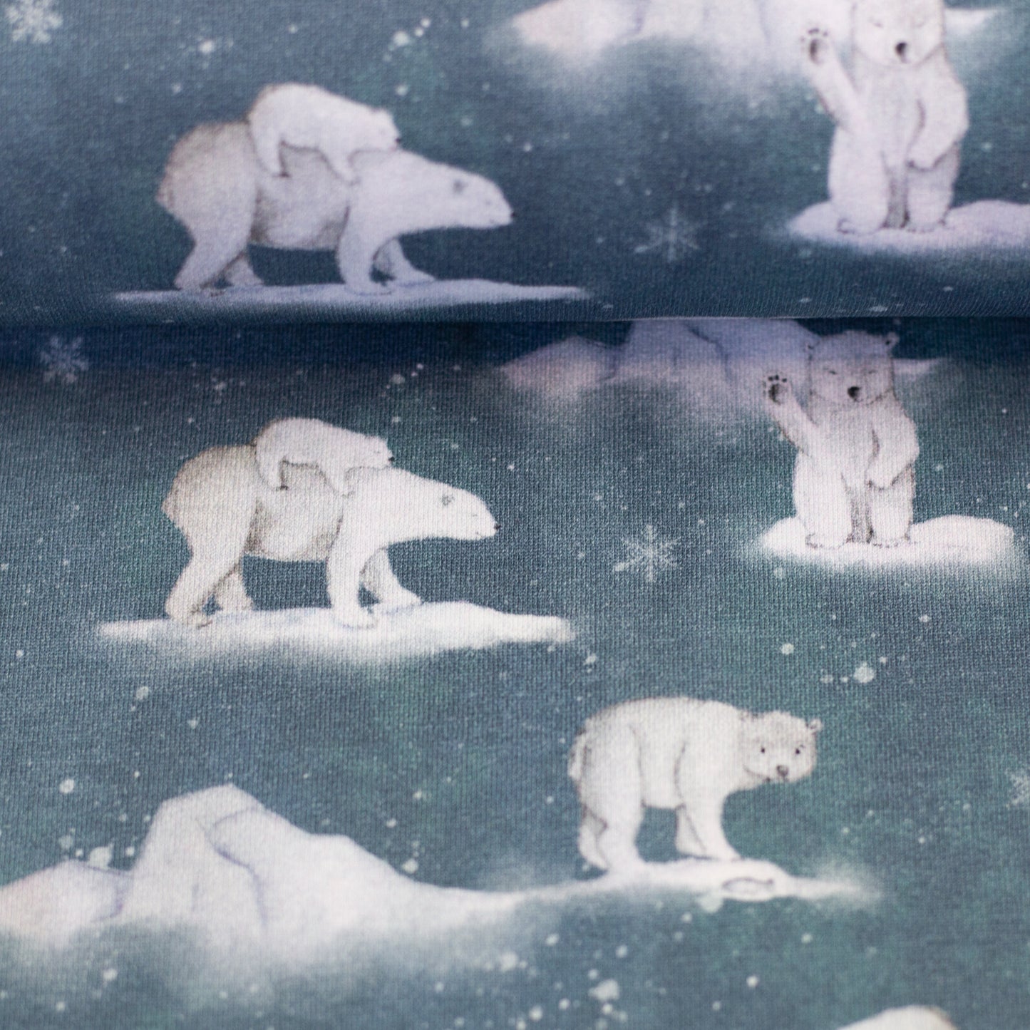 Sweat Beyond Nordic Eisbären by Christiane Zielinski 1m