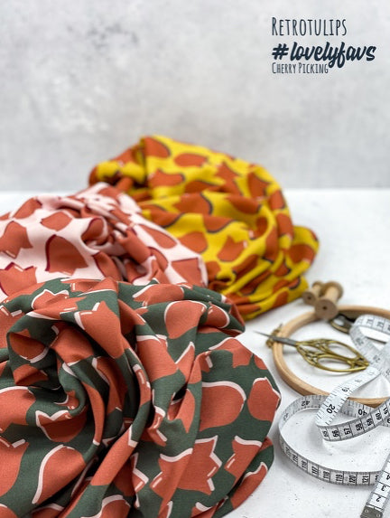 Viskose Bluse Retro Tuilps senfgelb by Cherry Picking
