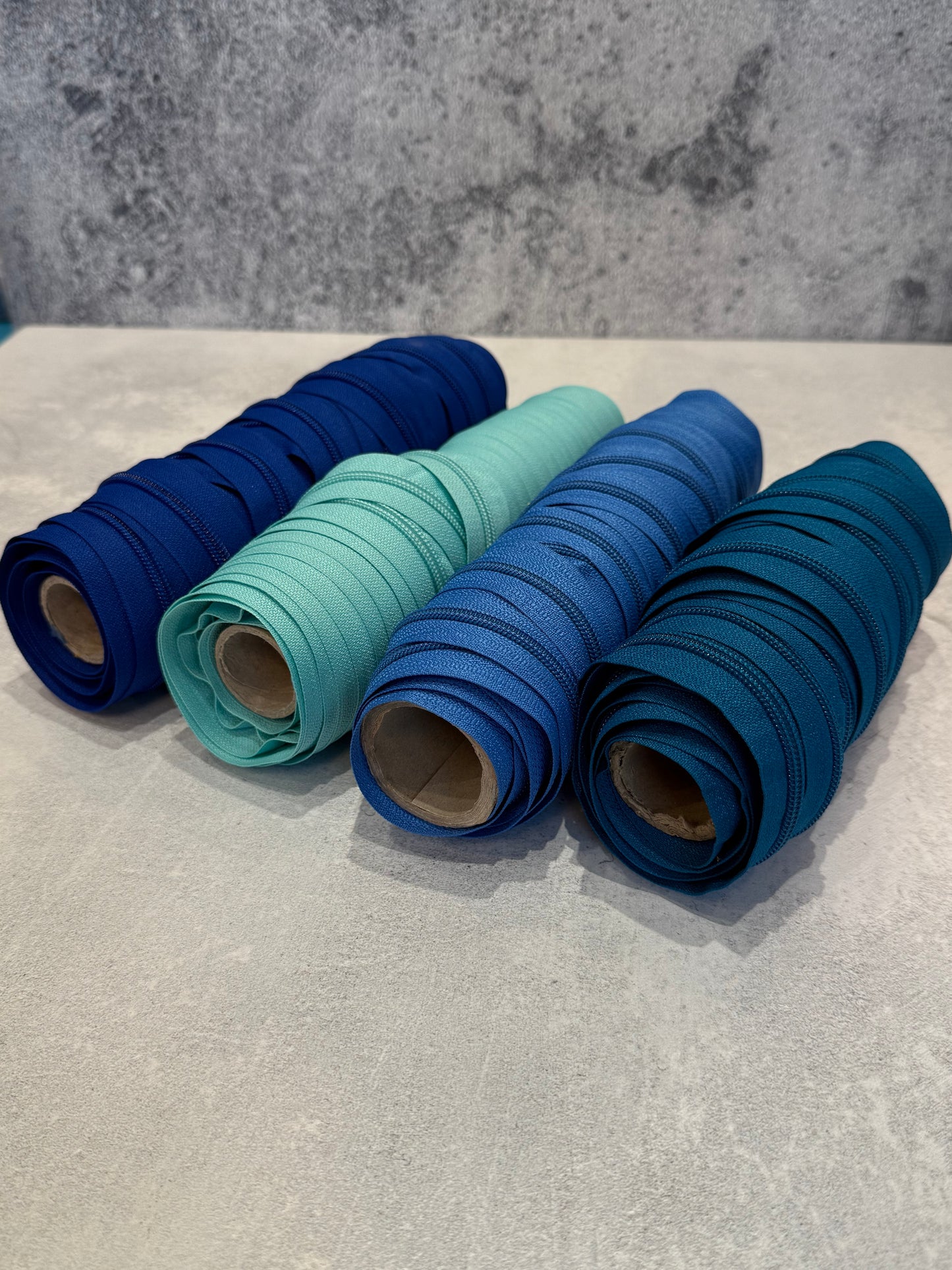 Endlos Reißverschluss P10 kobalt blau inkl.1 Schieber
