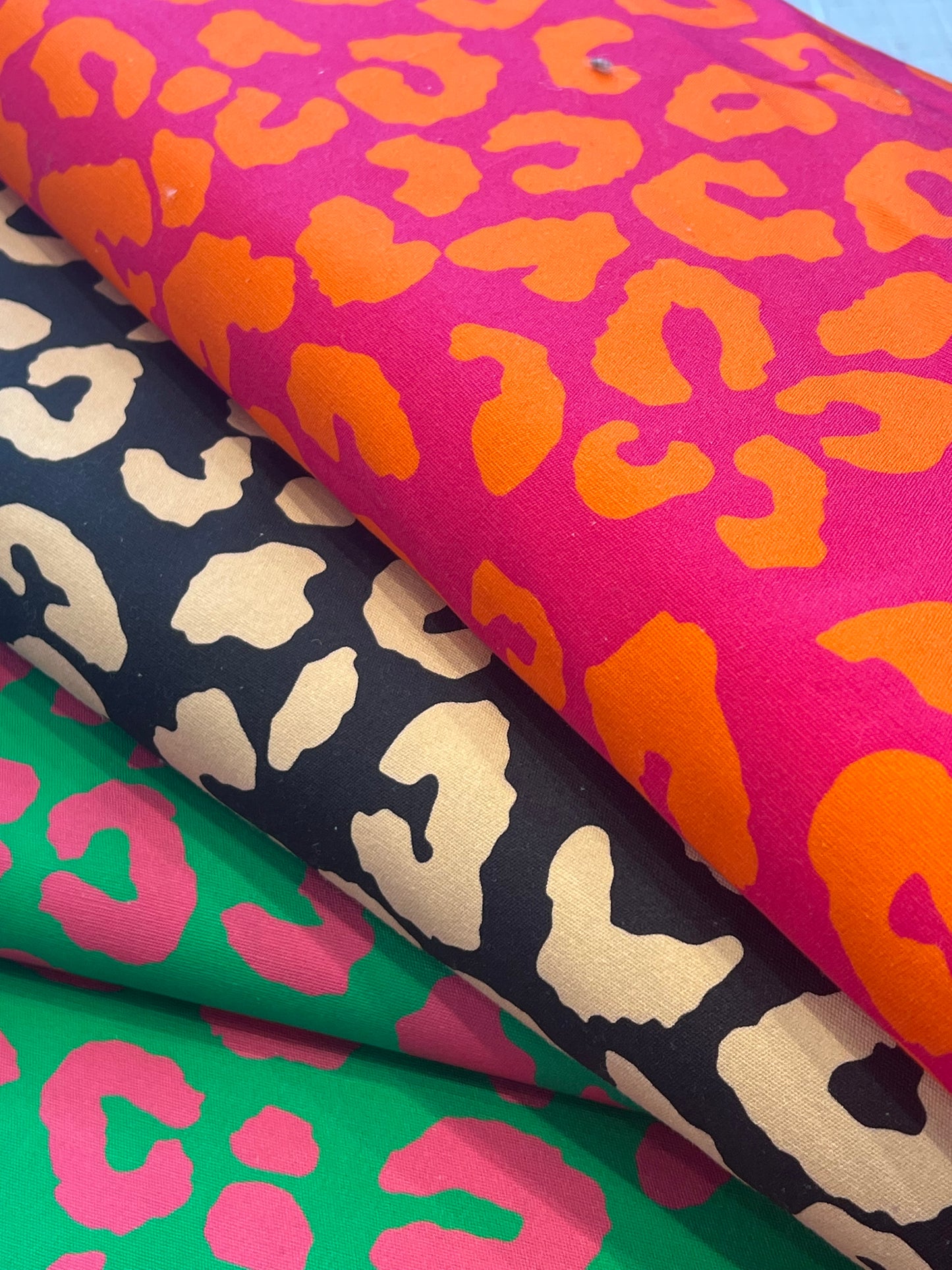 Canvas Animalprint Leo grün pink