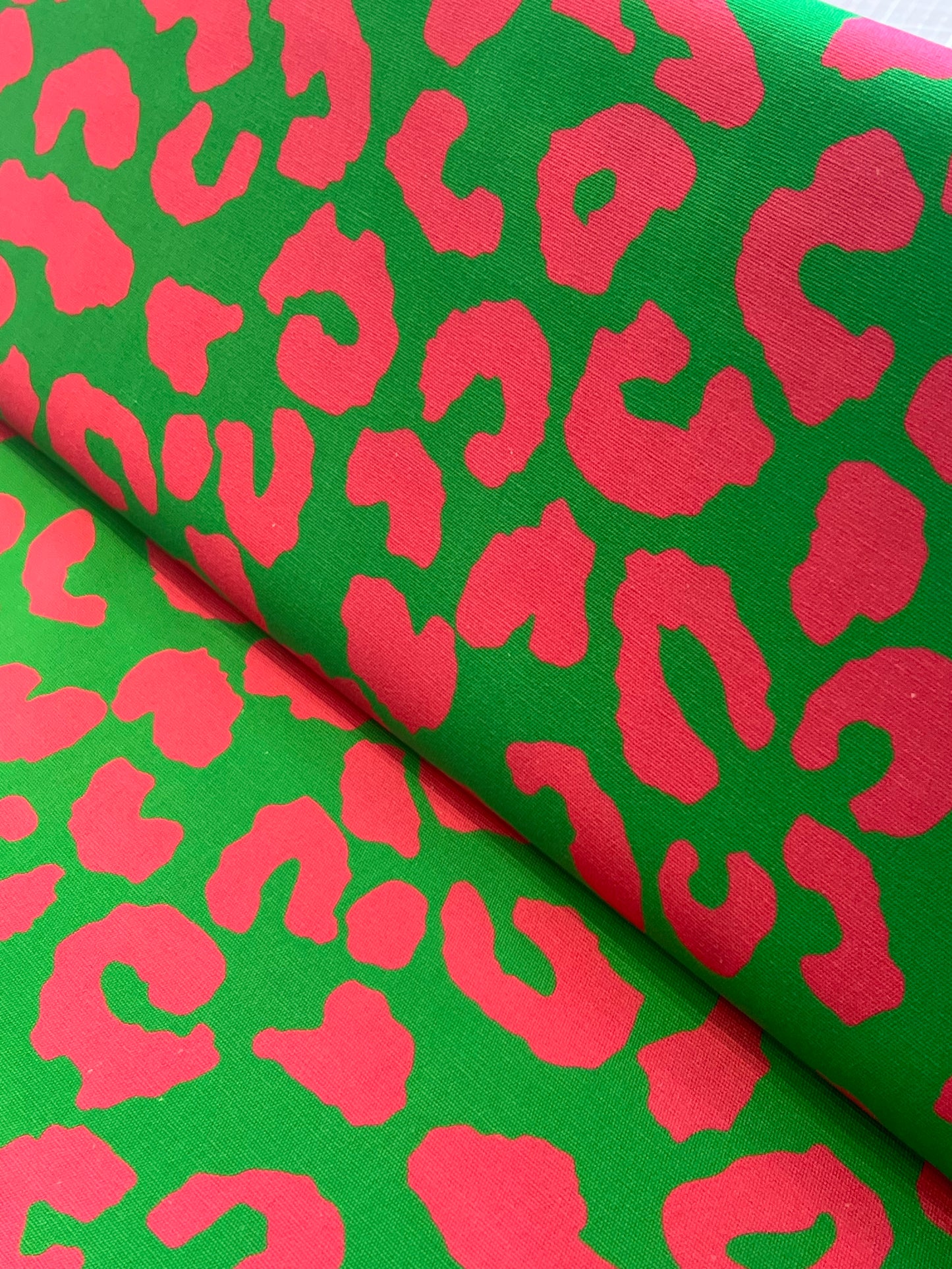 Canvas Animalprint Leo grün pink