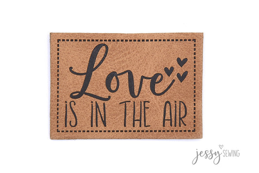 Label Kunstleder "Love is in the air"