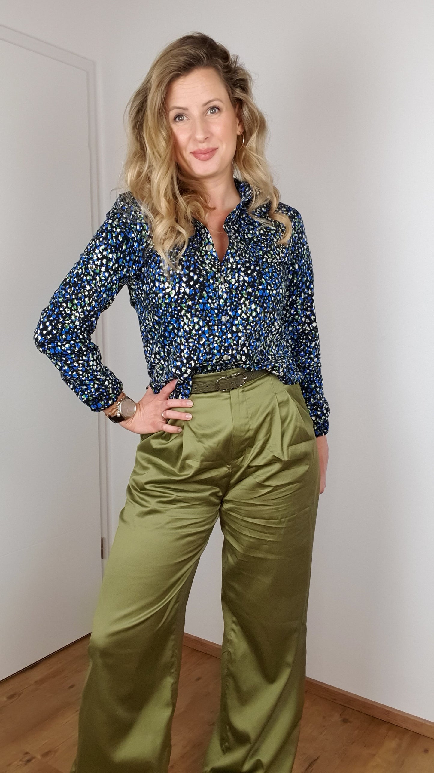 MITTWOCHS-TRALLAFITTI - Baumwollsatin uni mitternachts blau 1m