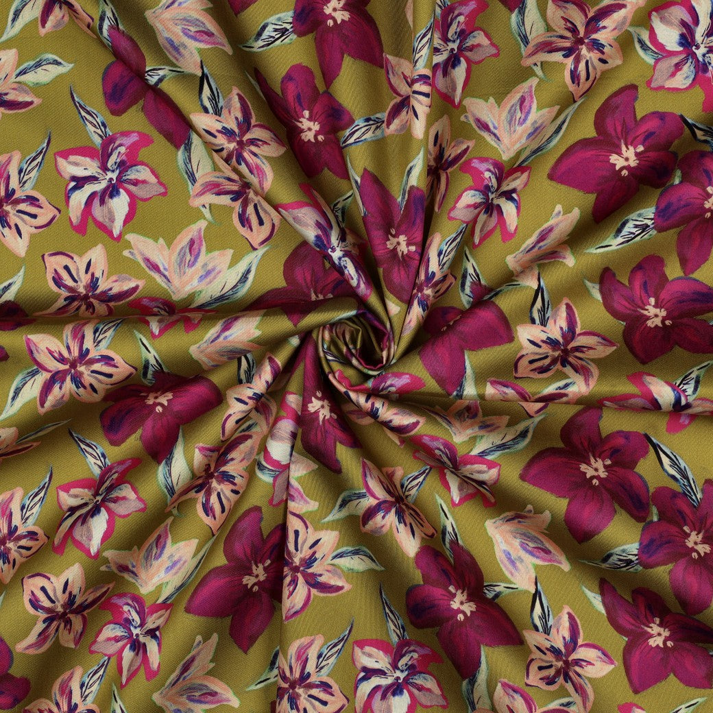 Bald erhältlich - Baumwollsatin digital Blumen beere