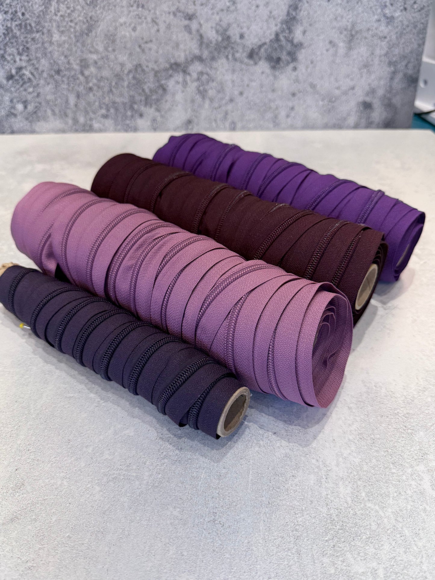 Endlos Reißverschluss P10 violett inkl.1 Schieber