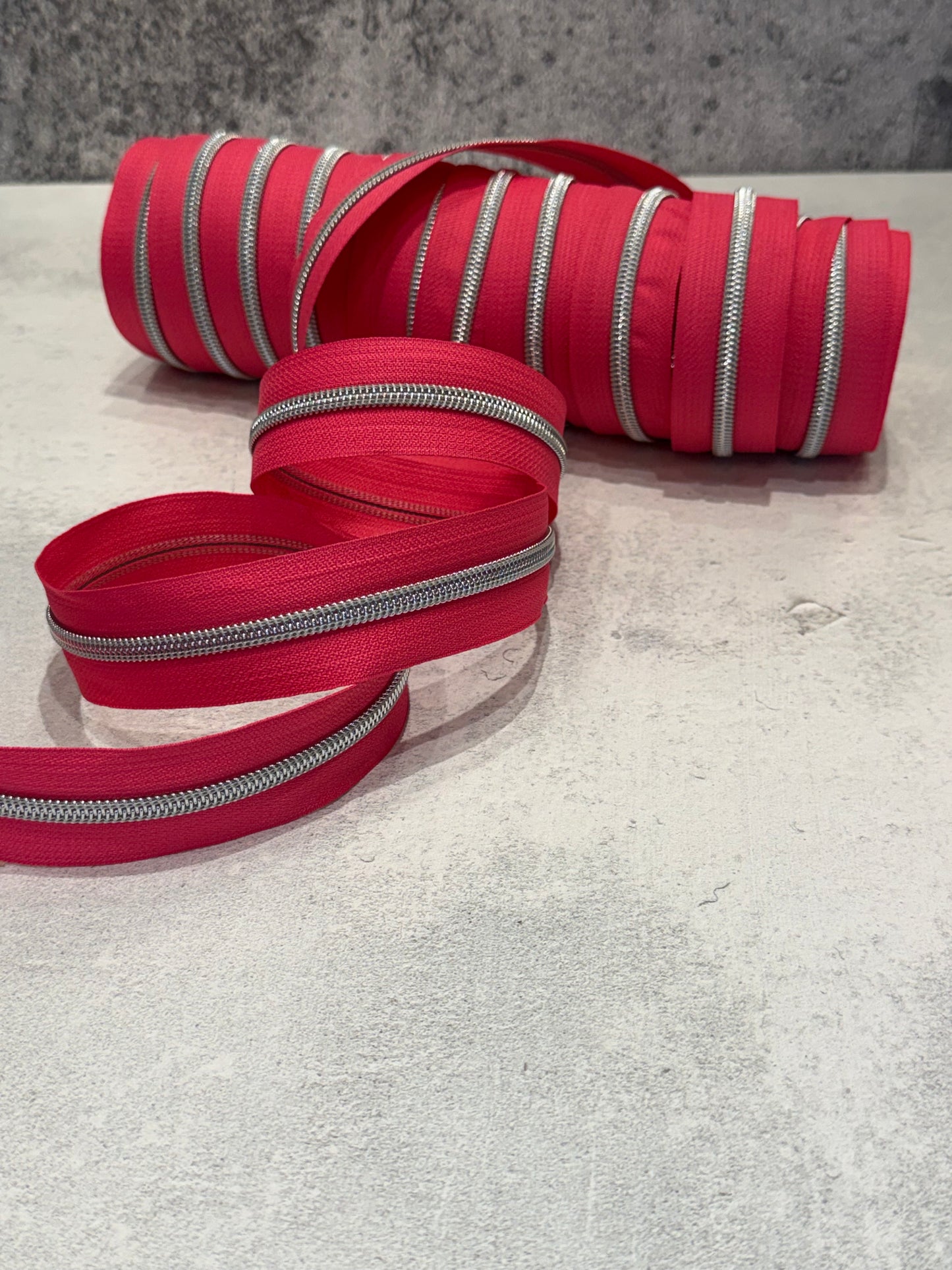 Endlos Reißverschluss P10 metallisiert neon pink inkl.1 Schieber