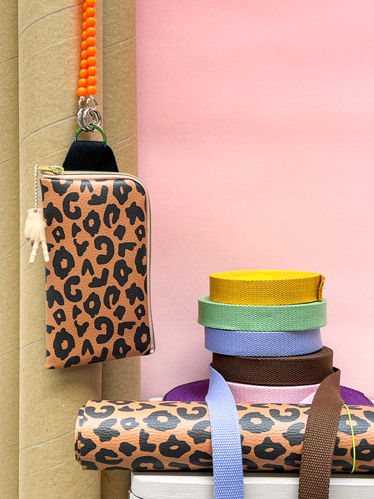 Kunstleder Happy Collection by Cherry Picking Leo ocker schwarz - geänderte Breite 115cm!