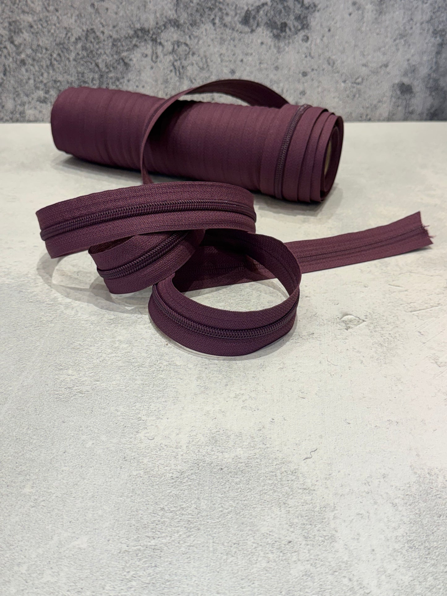 Endlos Reißverschluss P10 mauve dunkel inkl.1 Schieber