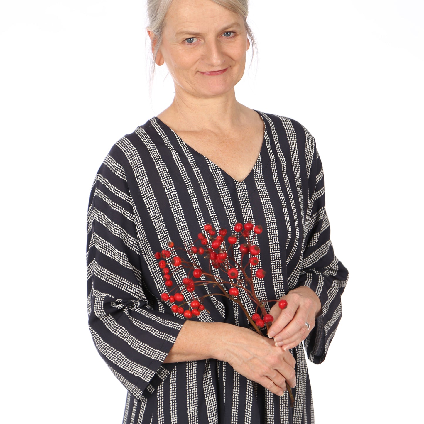 STUDIO SCHNITTREIF FRAU IVA Keid V-Ausschnitt Damen