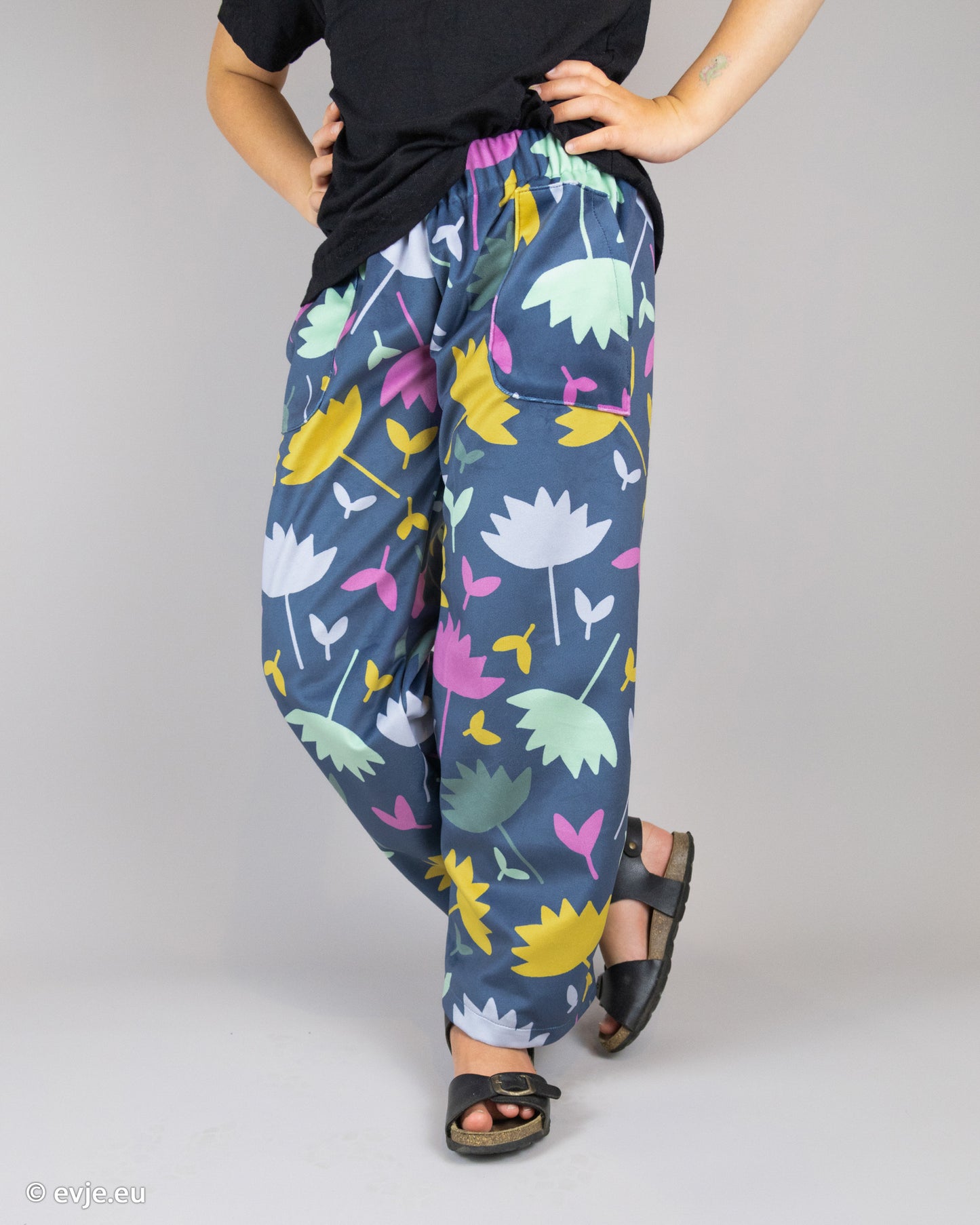 Samt  Velvet Flowers  by Emjo Design bunt