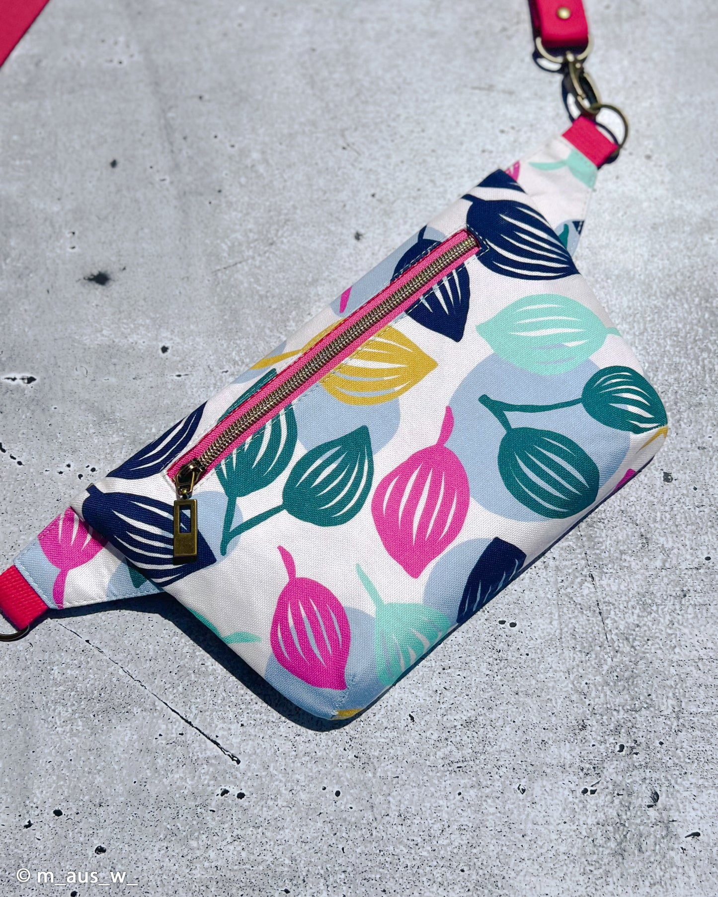 Canvas Dots and Leaves by Emjo Design bunt natur