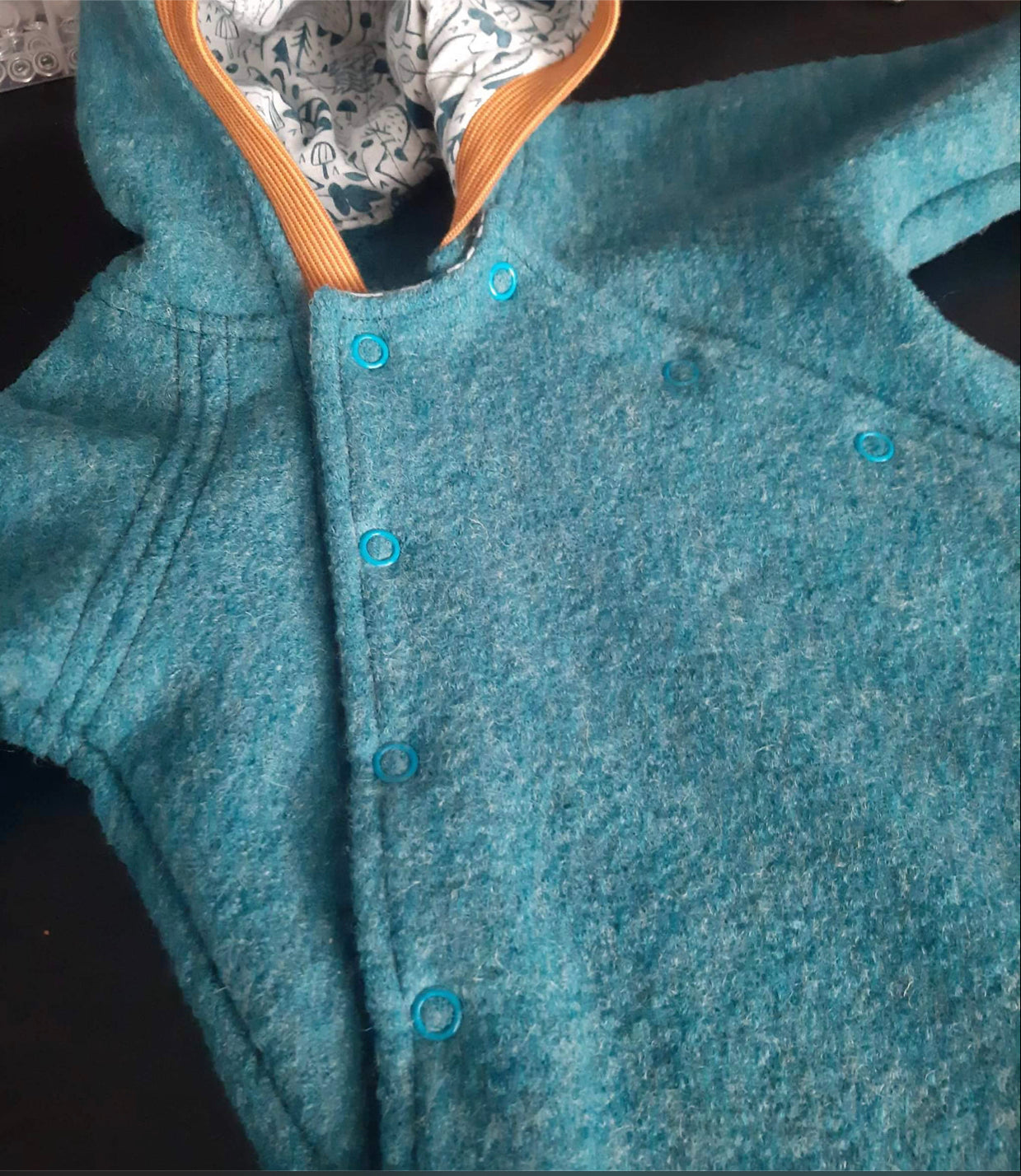 Walk Schurwolle Naomi petrol hell melange